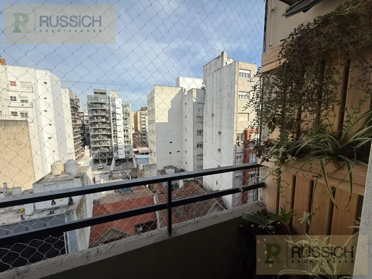 Departamento monoambiente a la calle con balcon 8