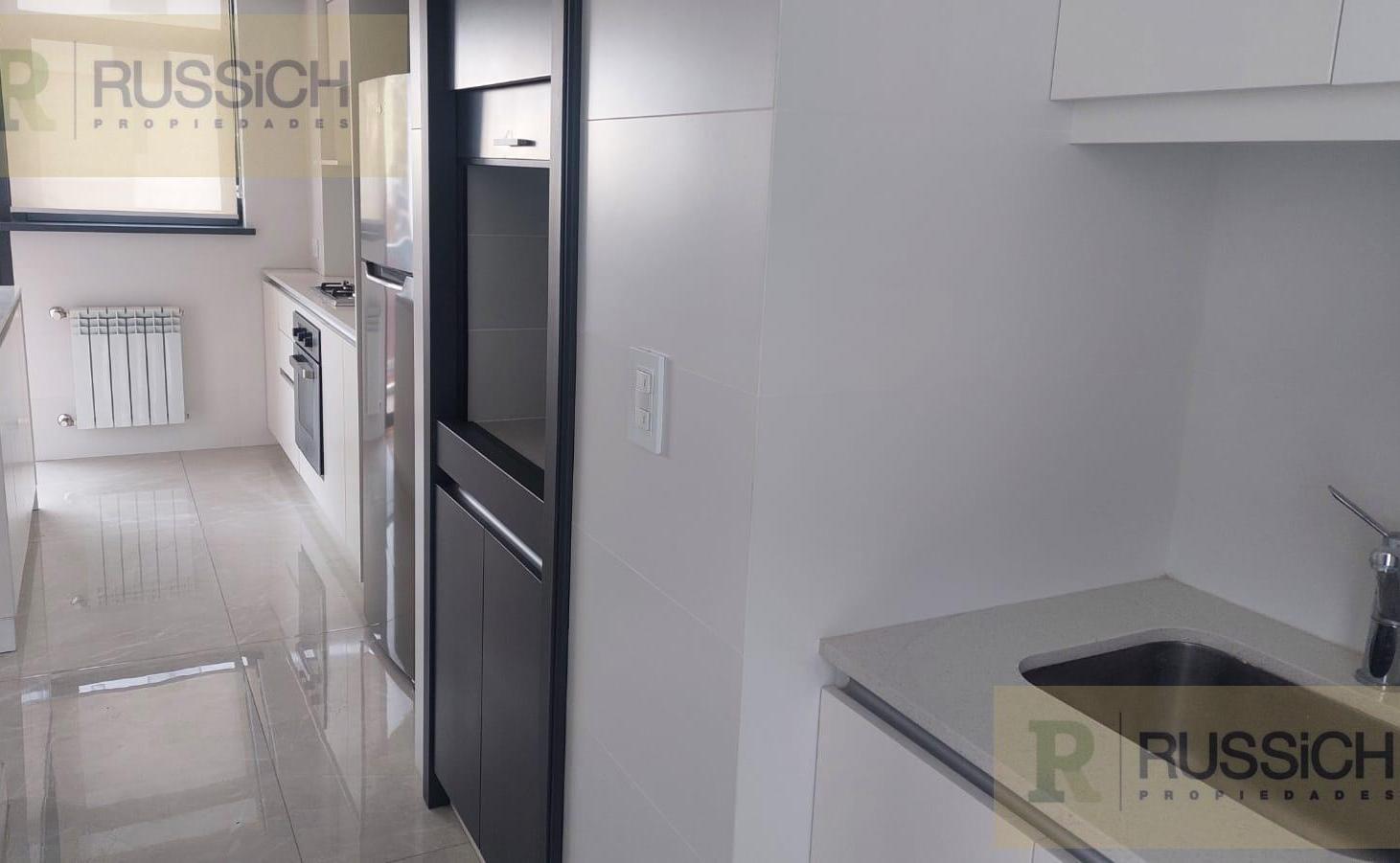 Foto de Departamento de 3 ambientes al frente, en piso de categoria, imagen 4