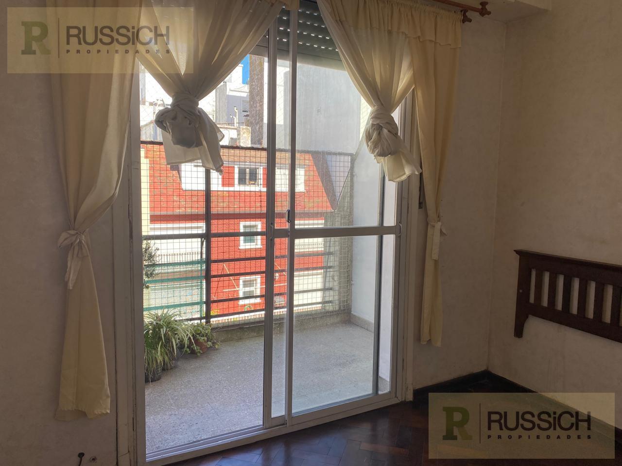 Foto de Departamento 2 ambientes invertido a la calle con balcon saliente, imagen 5