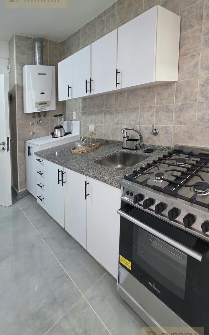 Foto de Departamento en Venta 2 ambientes a la calle con dependencia de servicio, imagen 5
