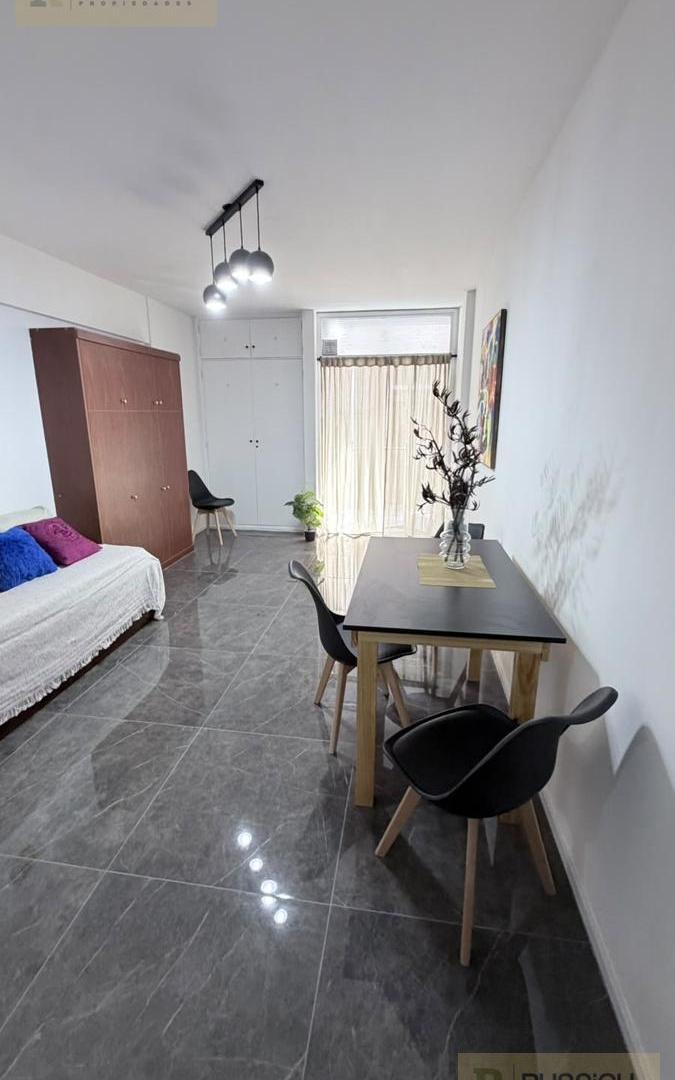 Foto de Departamento de 1 ambiente al frente con balcon saliente, imagen 3