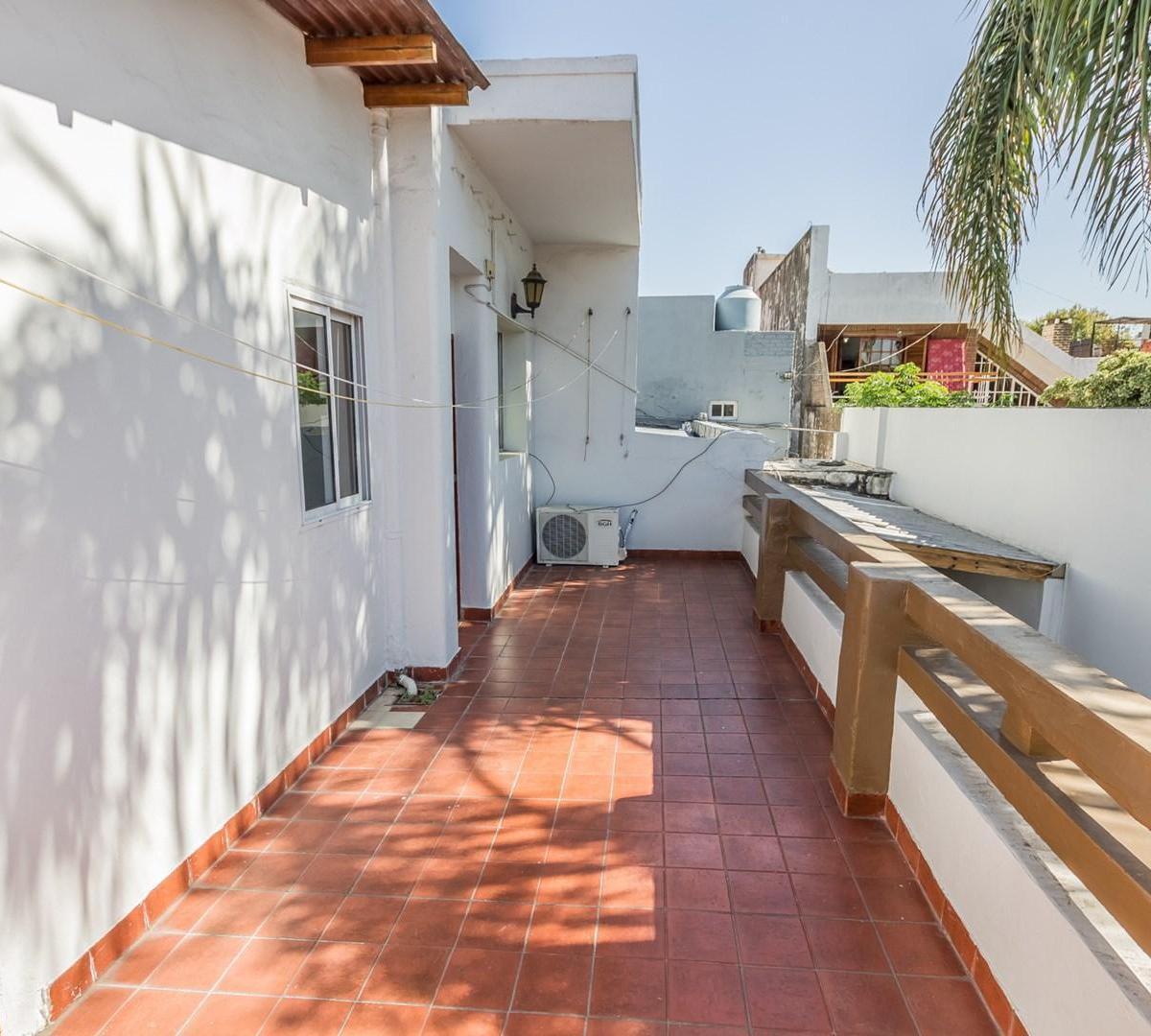 PH. 6 Ambientes. Jardin. Galeria. Patio. Terraza. Sin Expensas. Apto Credito 1