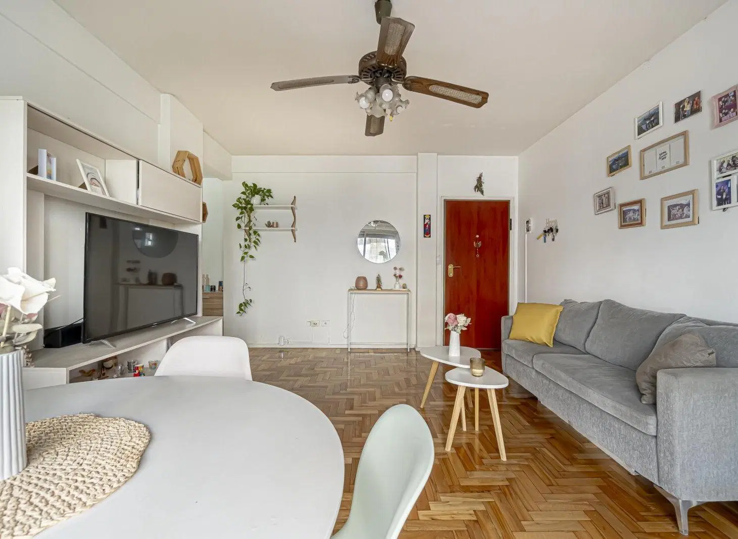 DEPARTAMENTO. 3 AMBIENTES. FRENTE. BALCON CORRIDO 4