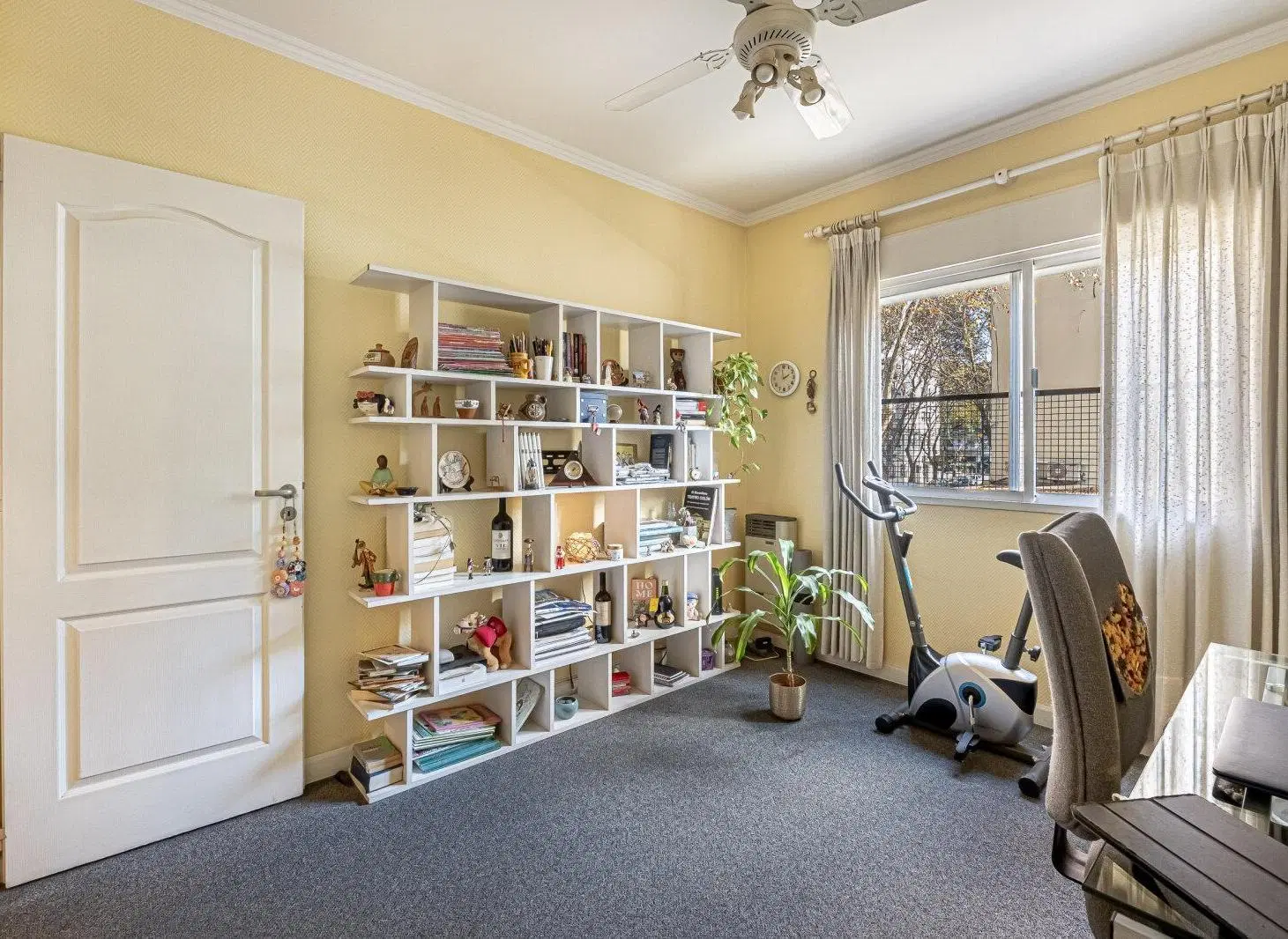 DEPARTAMENTO. 4 AMBIENTES. 2 BALCONES, FRENTE, APTO CREDITO 5