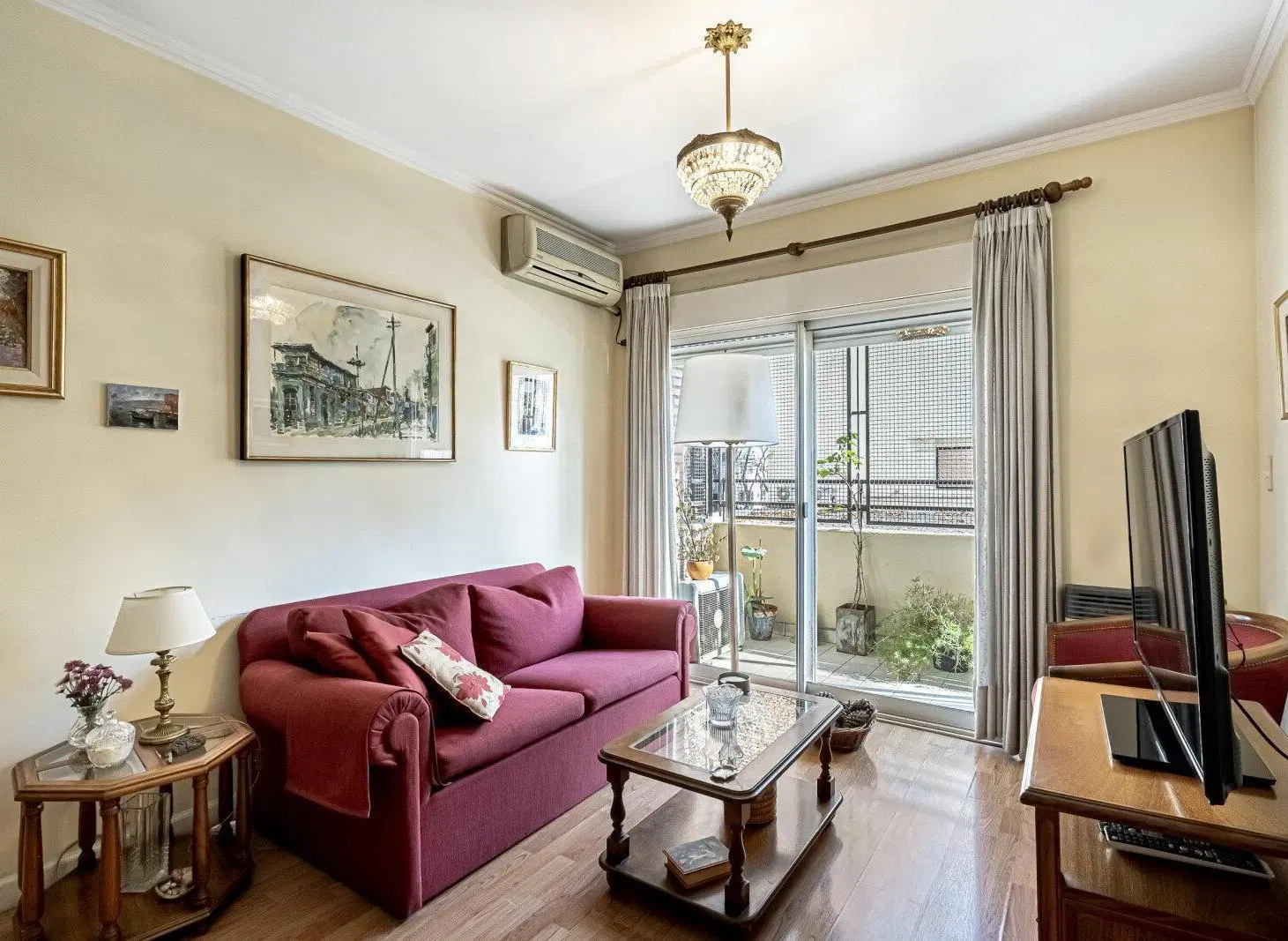 DEPARTAMENTO. 4 AMBIENTES. 2 BALCONES, FRENTE, APTO CREDITO 3