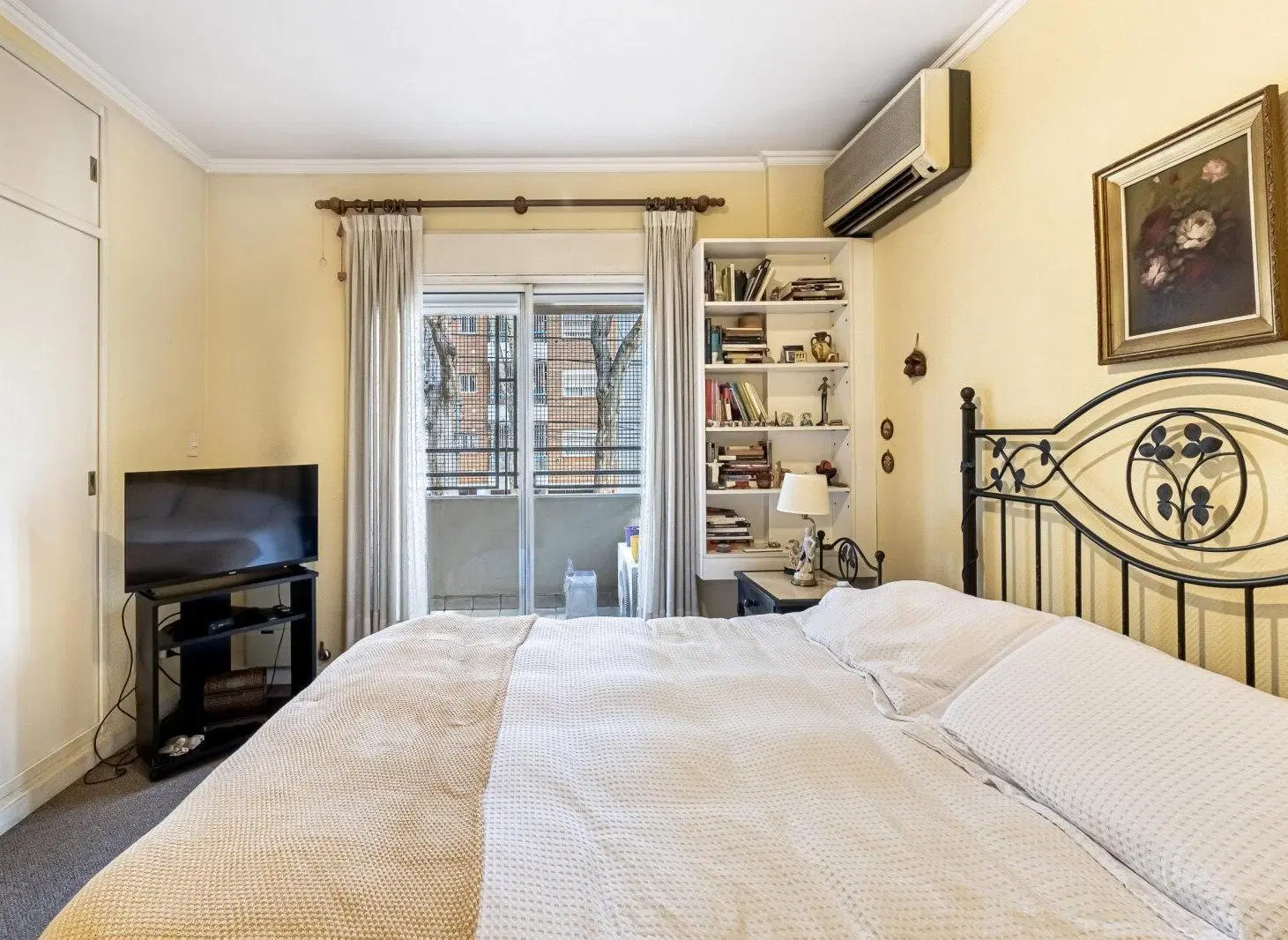 DEPARTAMENTO. 4 AMBIENTES. 2 BALCONES, FRENTE, APTO CREDITO 3