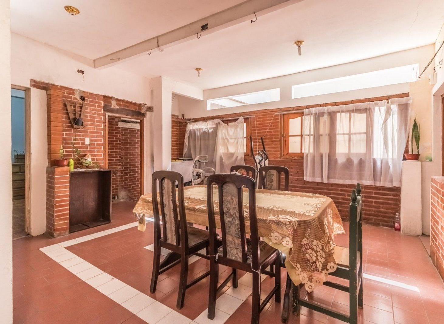 Foto de CASA. 13 AMBIENTES. 10 DORMITORIOS. COCHERA. PATIO. TERRAZA. QUINCHO, imagen 4