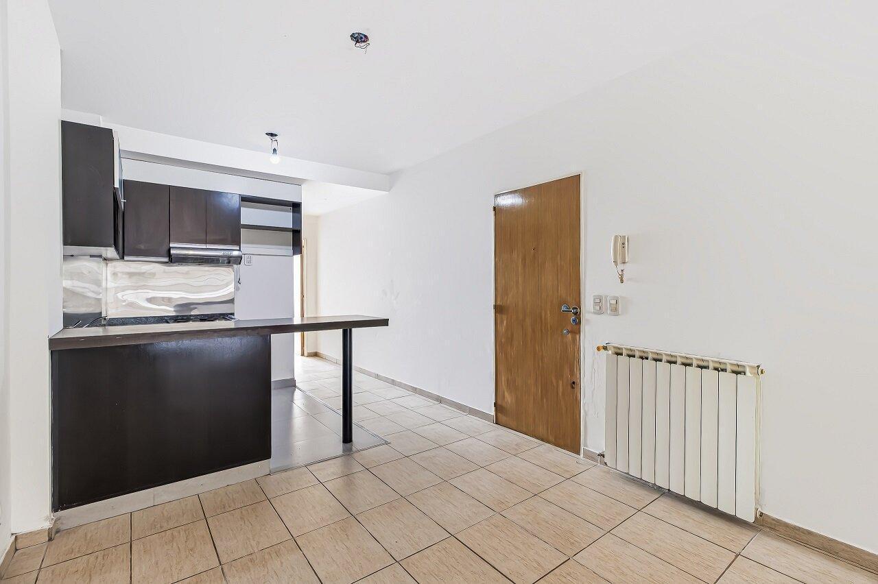 Foto de Venta Semipiso 2 Ambientes. Balcón Aterrazado y Patio. Frente. APTO, imagen 4