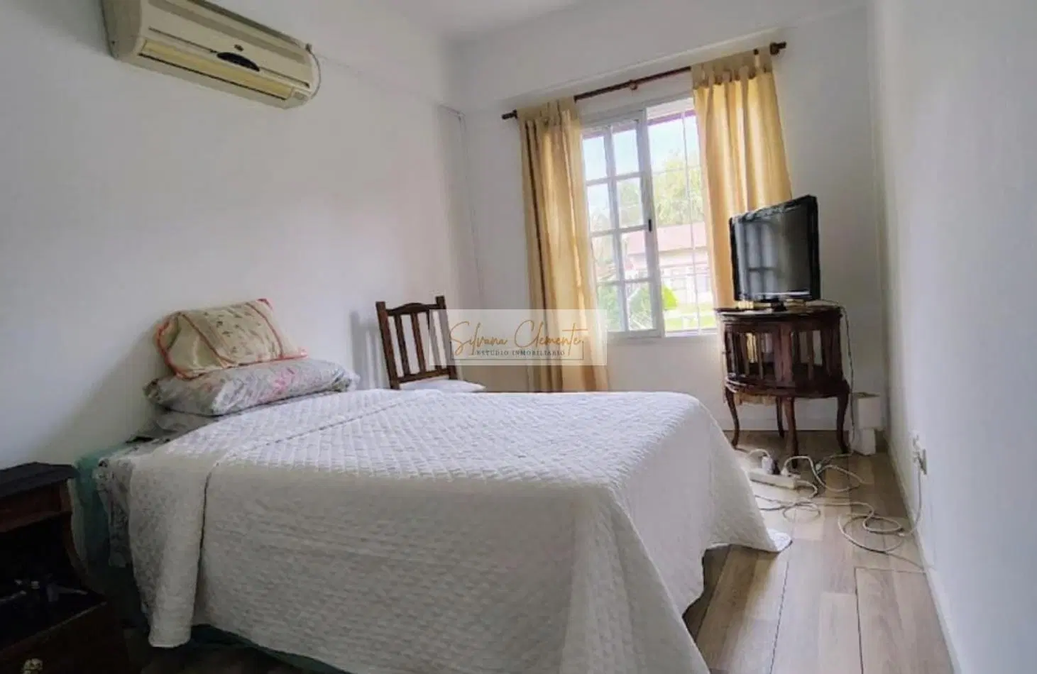 Hermosa casa 4 ambientes sobre doble lote con parque, quincho y parrilla 5