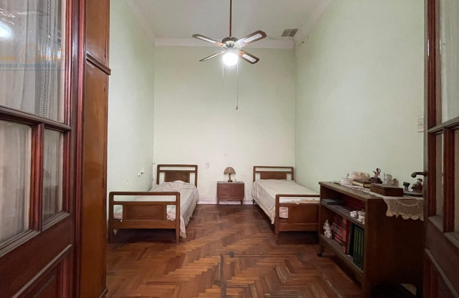 Foto de Casa Multifamiliar en Venta con Dos Viviendas, Amplio Patio y Terraza, imagen 4