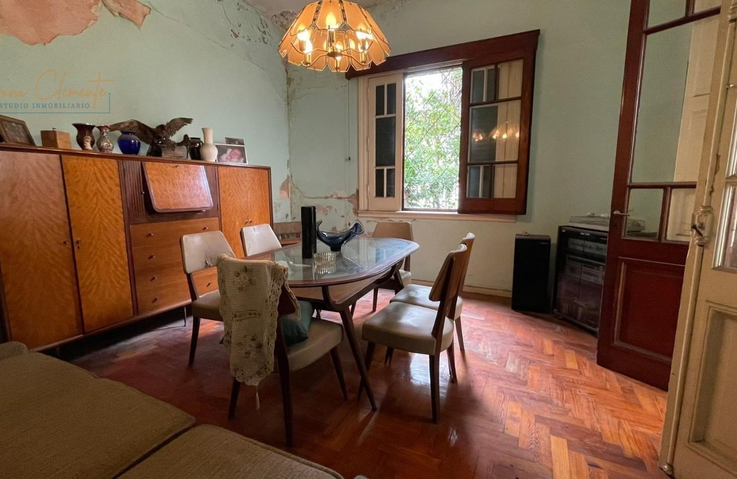 Foto de Casa Multifamiliar en Venta con Dos Viviendas, Amplio Patio y Terraza, imagen 5
