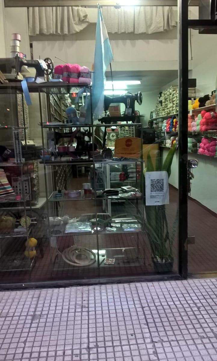 Local. | Arenales Al 900 2