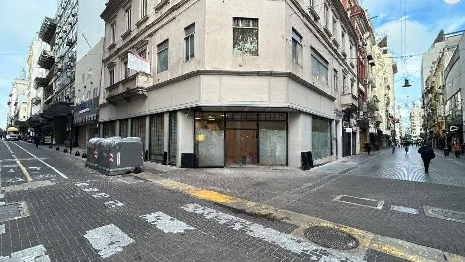 Local . | LAVALLE al 900 1