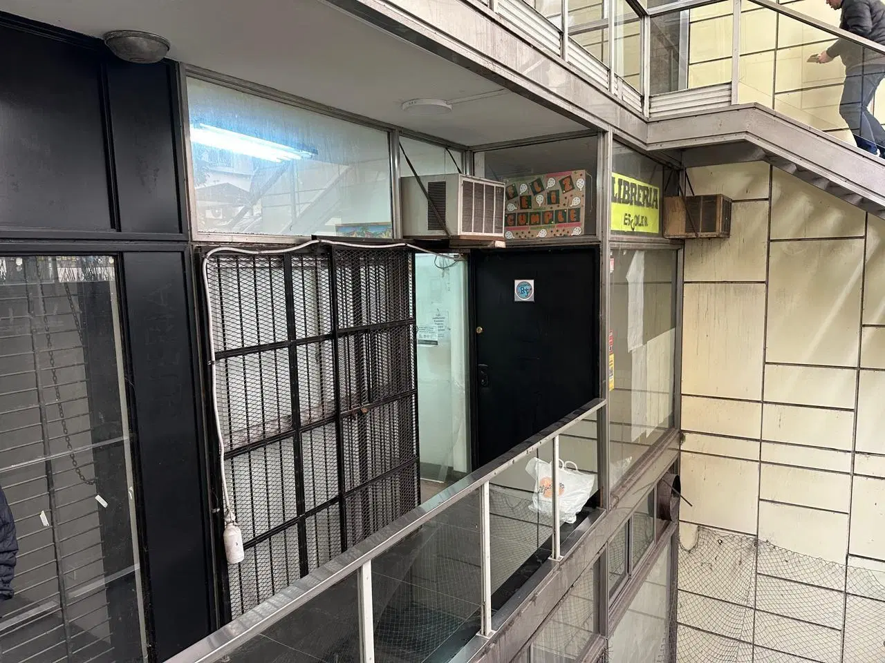 Local . | ALVEAR, MARCELO T. DE al 700 5