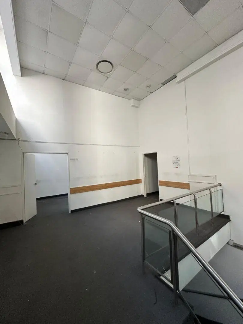 Oficina . | LAVALLE al 700 2