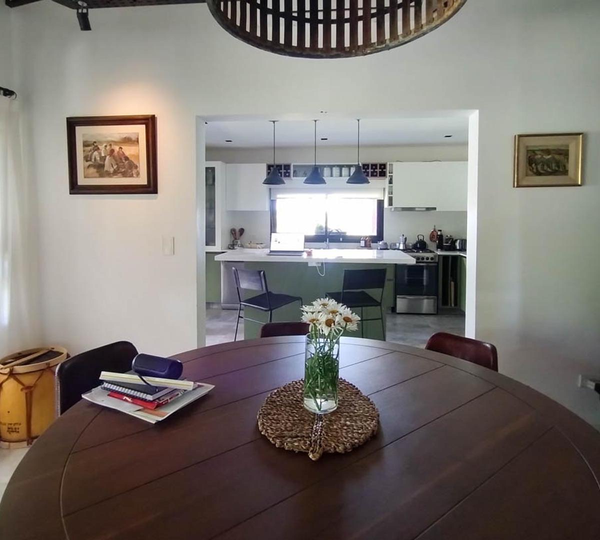 Foto de ARECO - EL TROPEZON - EXCELENTE CASA 3 DORM - PILETA, imagen 2