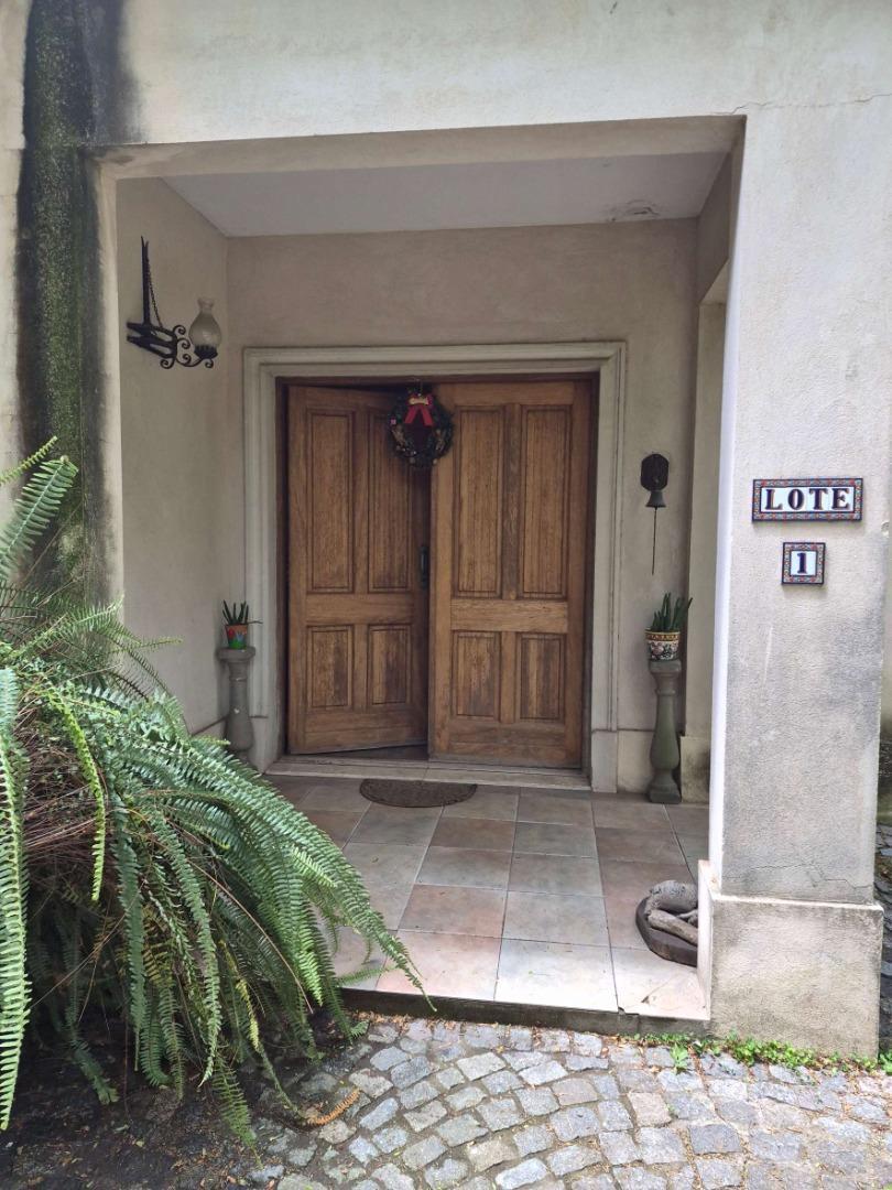 VENTA CASA 4 AMBIENTES - PILAR BARRIO SANTA SILVINA