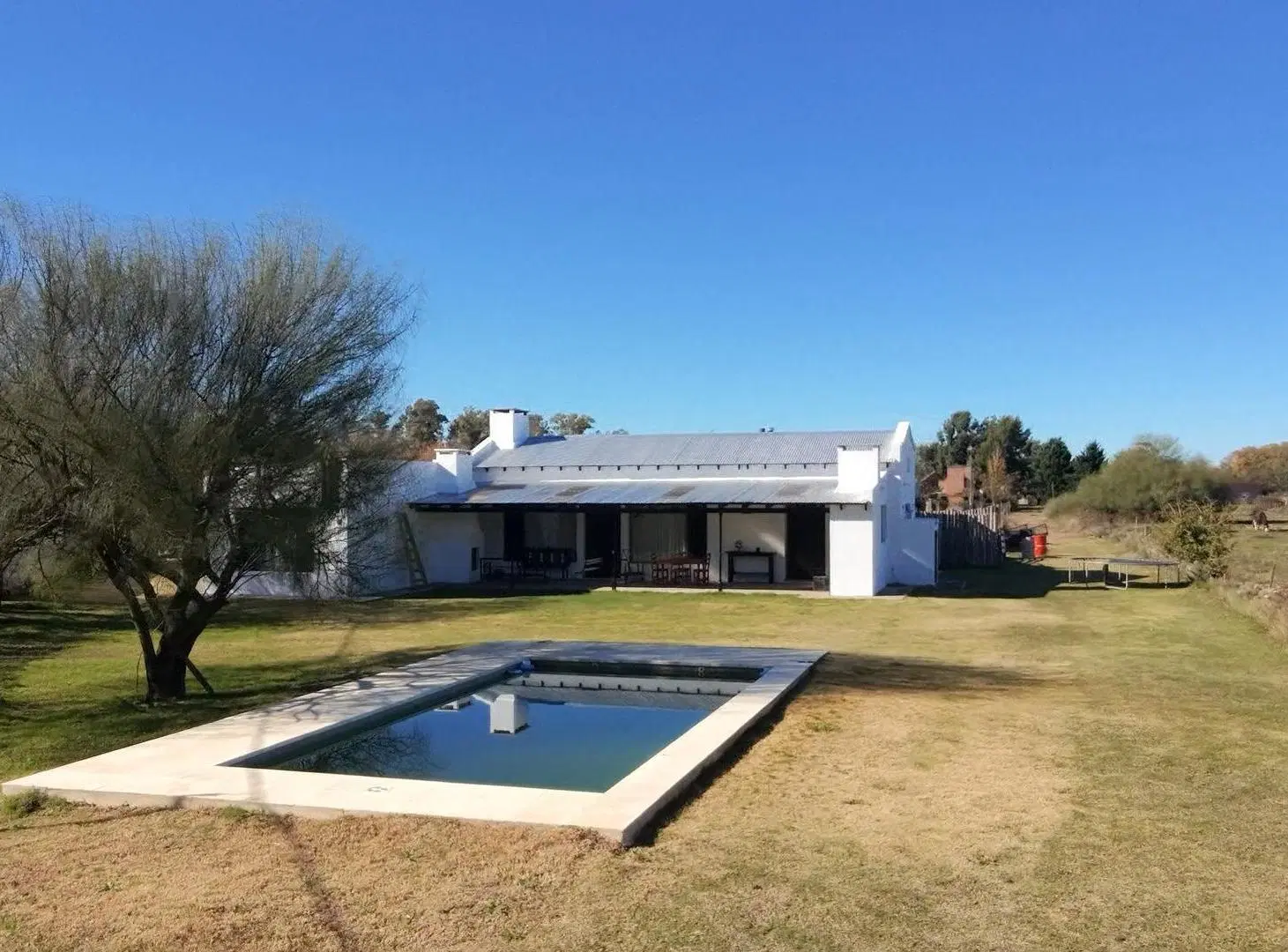 EXCELENTE CASA-QUINTAS DE DUGGAN - 4 dorm - salamandra - vis 1