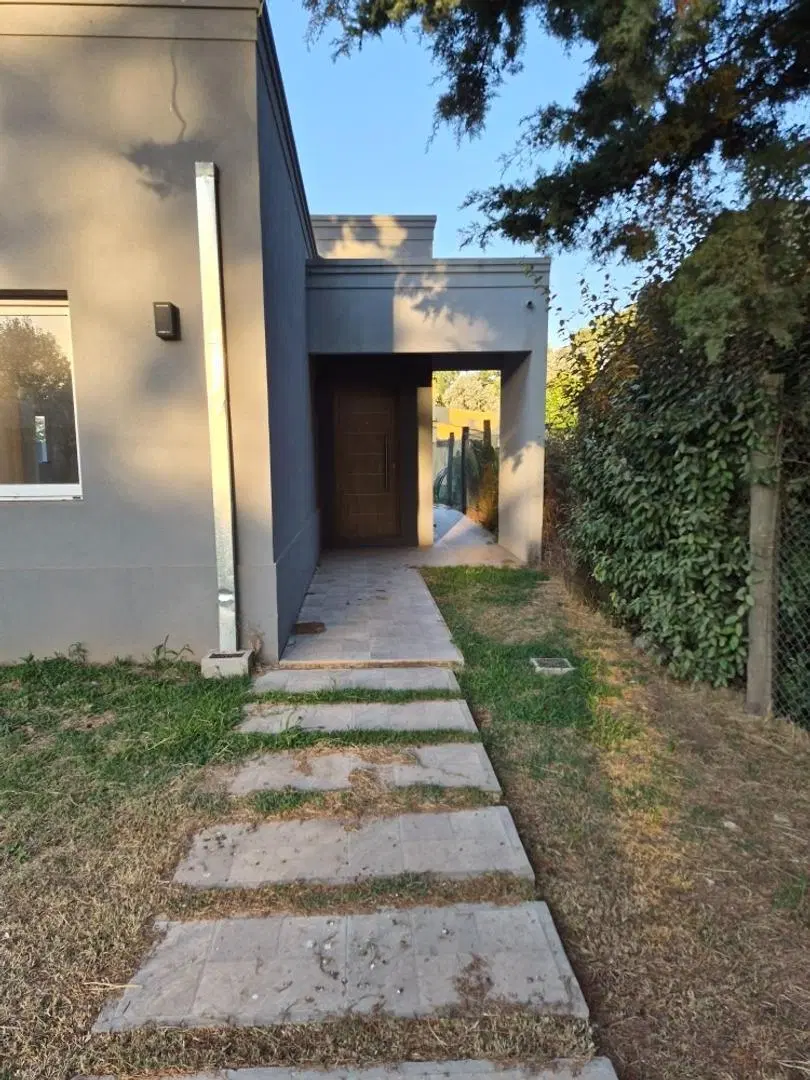 Duggan - Excelente casa a estrenar 2 plantas - 3 dormitorios 4