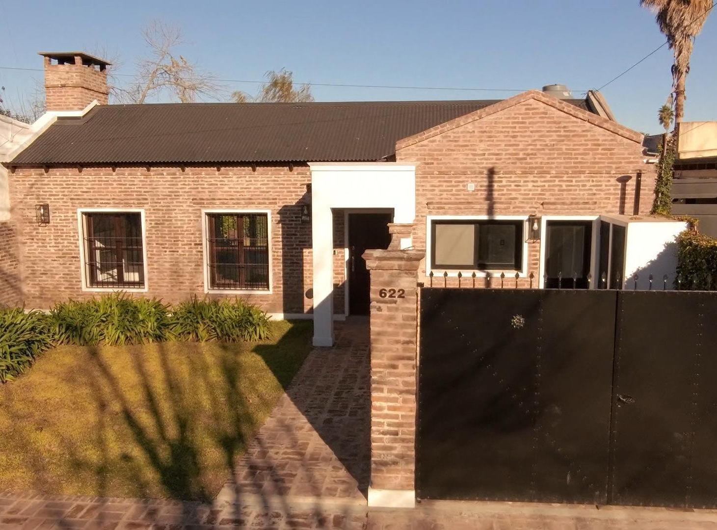 Casa renovada en Areco- a minutos de la plaza principal