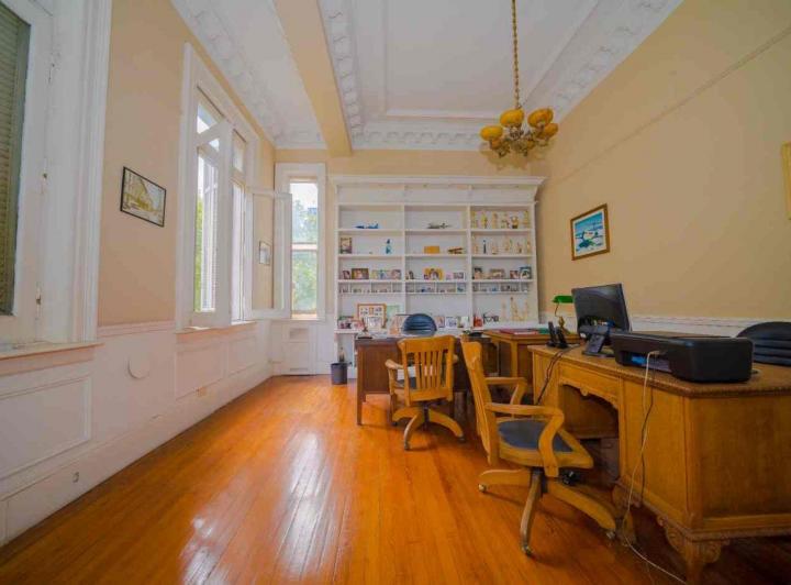 VENTA 5 AMB S/PISO EDIFICIO HISTORICO AV DE MAYO 5