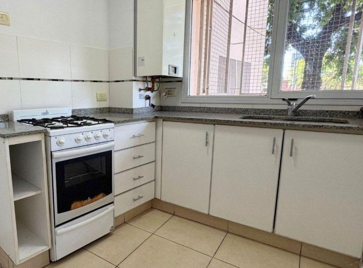 VENTA MONOAMBIENTE BARRACAS C/BALCÓN, MUY LUMINOSO 3
