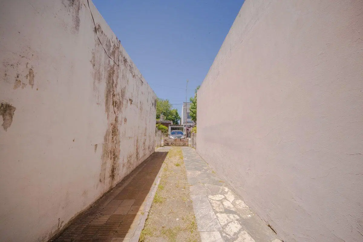 Casa terreno en Ciudadela. AU Oeste y Gral Paz 4