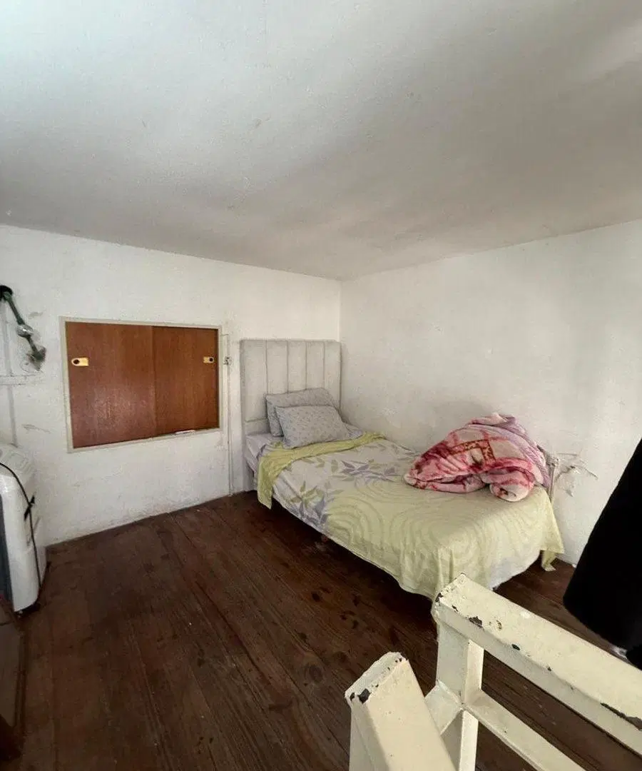 MONOAMBIENTE CON BALCÓN Y ENTREPISO A REFACCIONAR 2