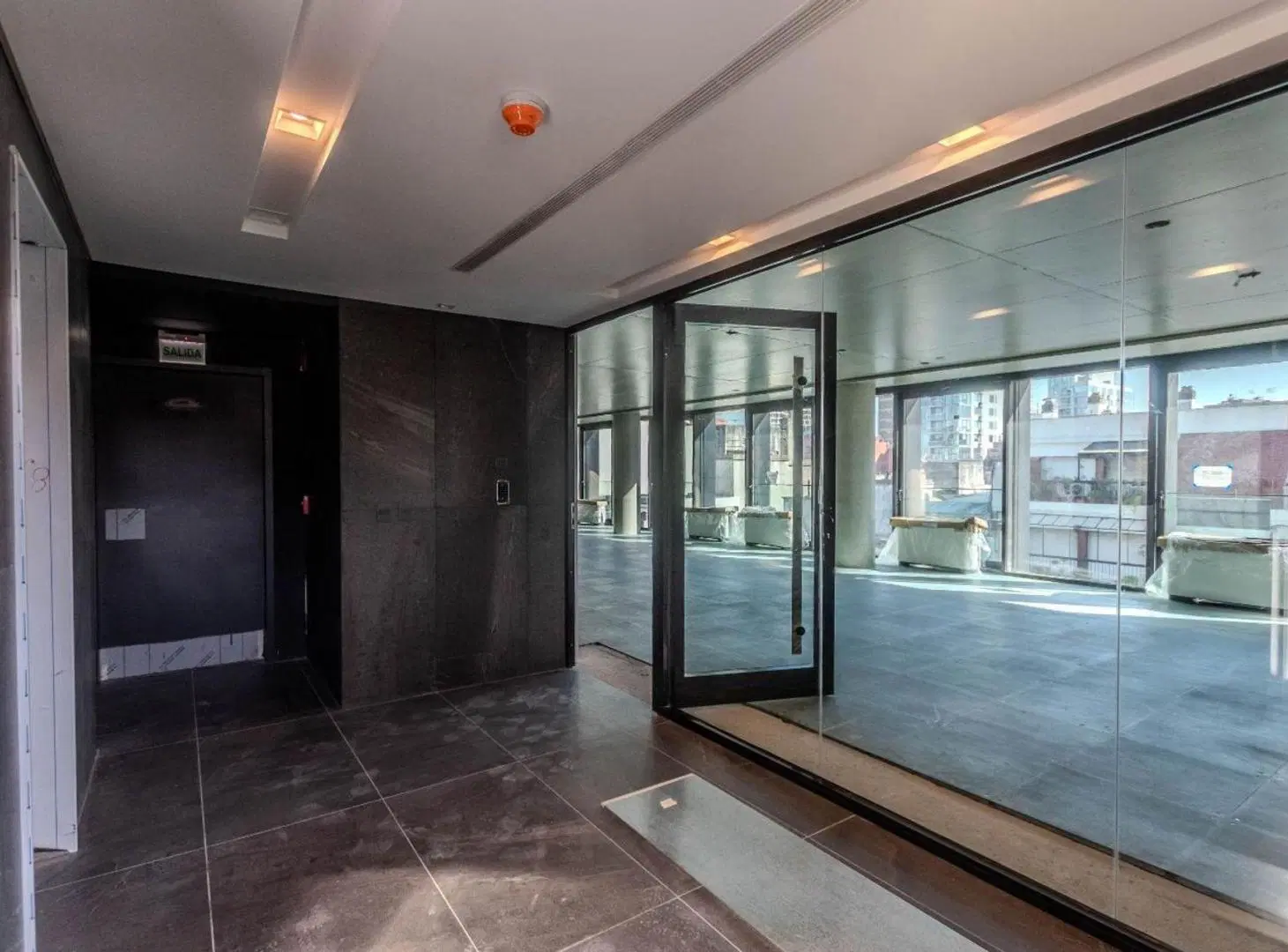 VENTA OFICINA GRAN CATEGORIA BELGRANO PISO 8 3