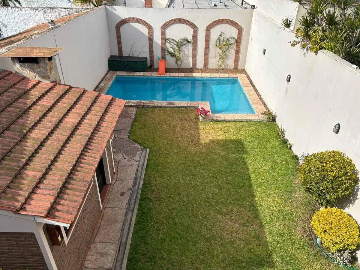 Venta casa 4 ambientes Villa Raffo pileta y jardín 5
