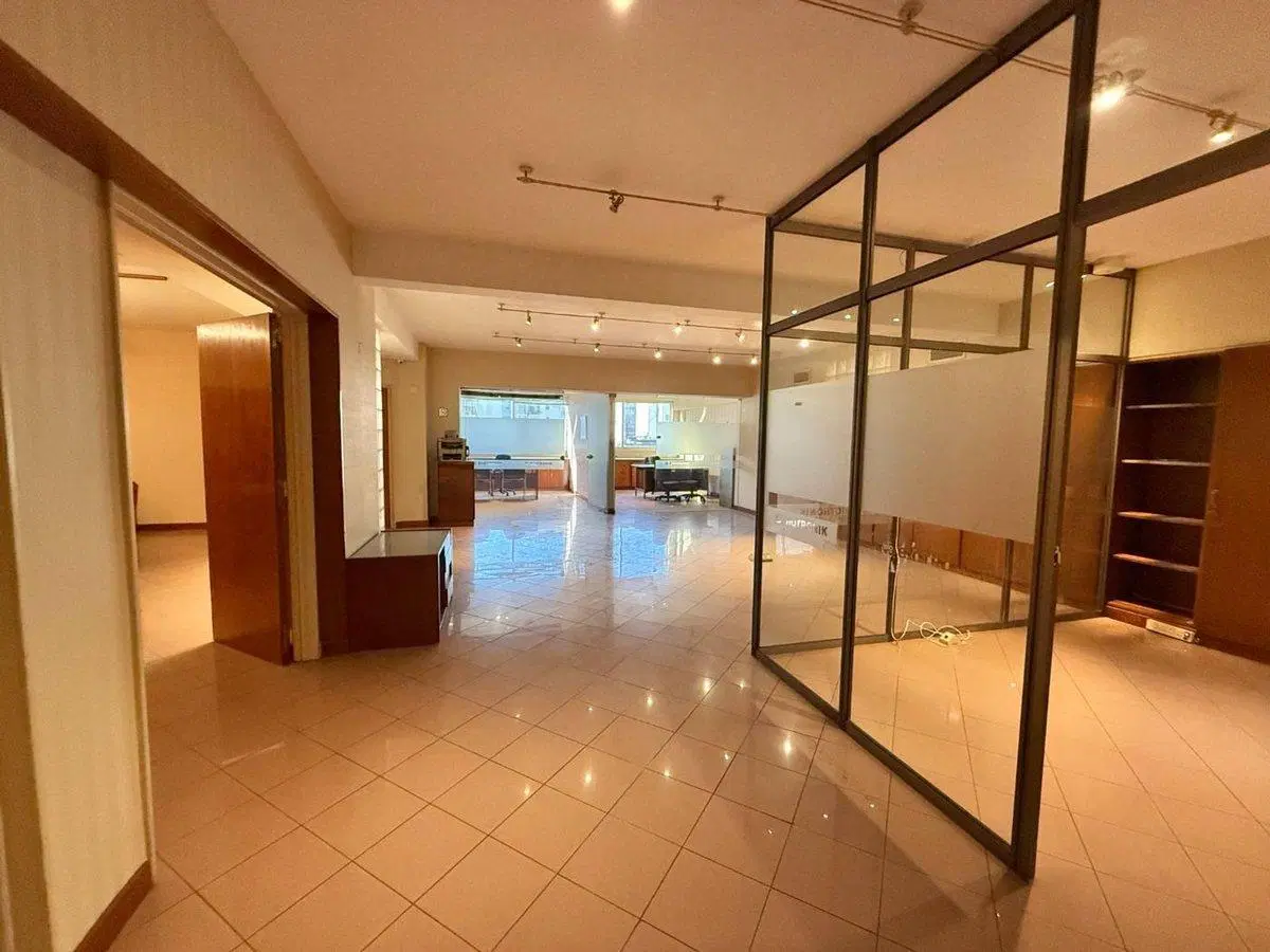 Venta de excelente oficina 430 m² en Microcentro 2