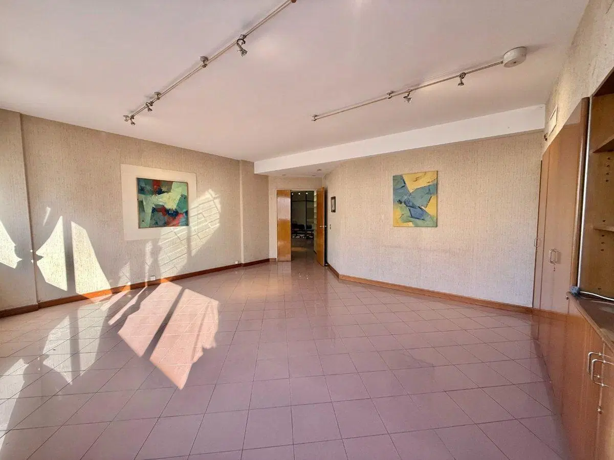 Venta de excelente oficina 430 m² en Microcentro 3