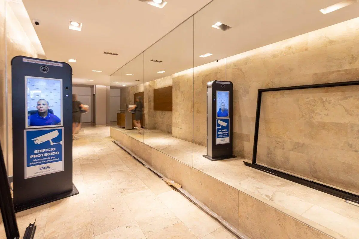 VENTA OFICINA COMERCIAL - GRAN CATEGORÍA !! 5
