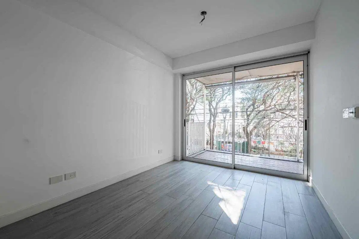 VENTA DEPARTAMENTO 4 AMBIENTES C/ PATIO Y BALCÓN 4