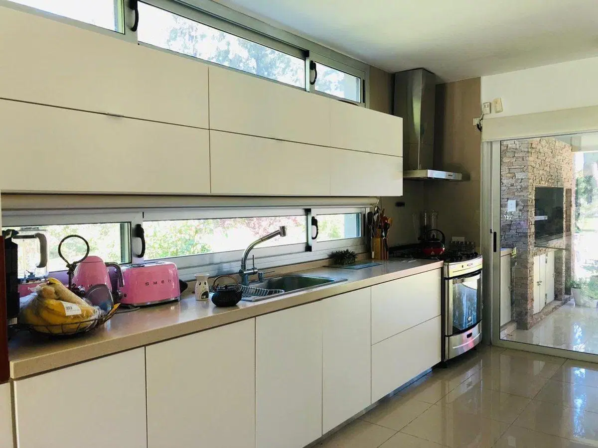 VENTA CASA 5 AMB. CON PILETA EN BARRIO PRIVADO 3