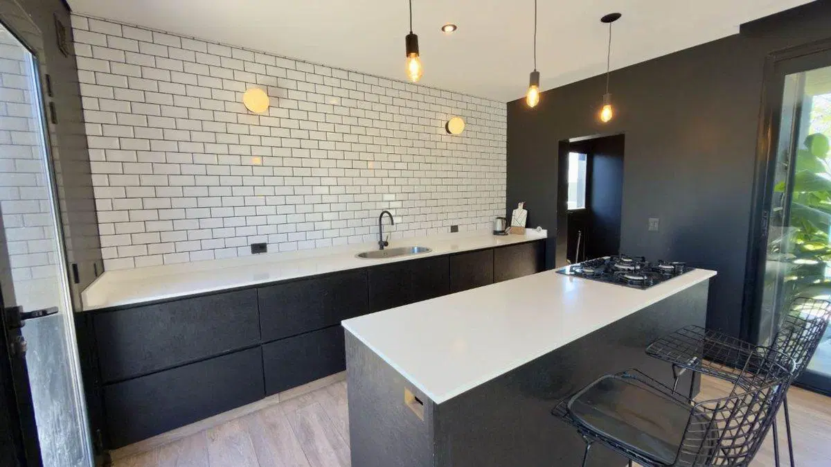 VENTA CASA 5 AMBIENTES EN SAN SEBASTIAN AREA 9 2