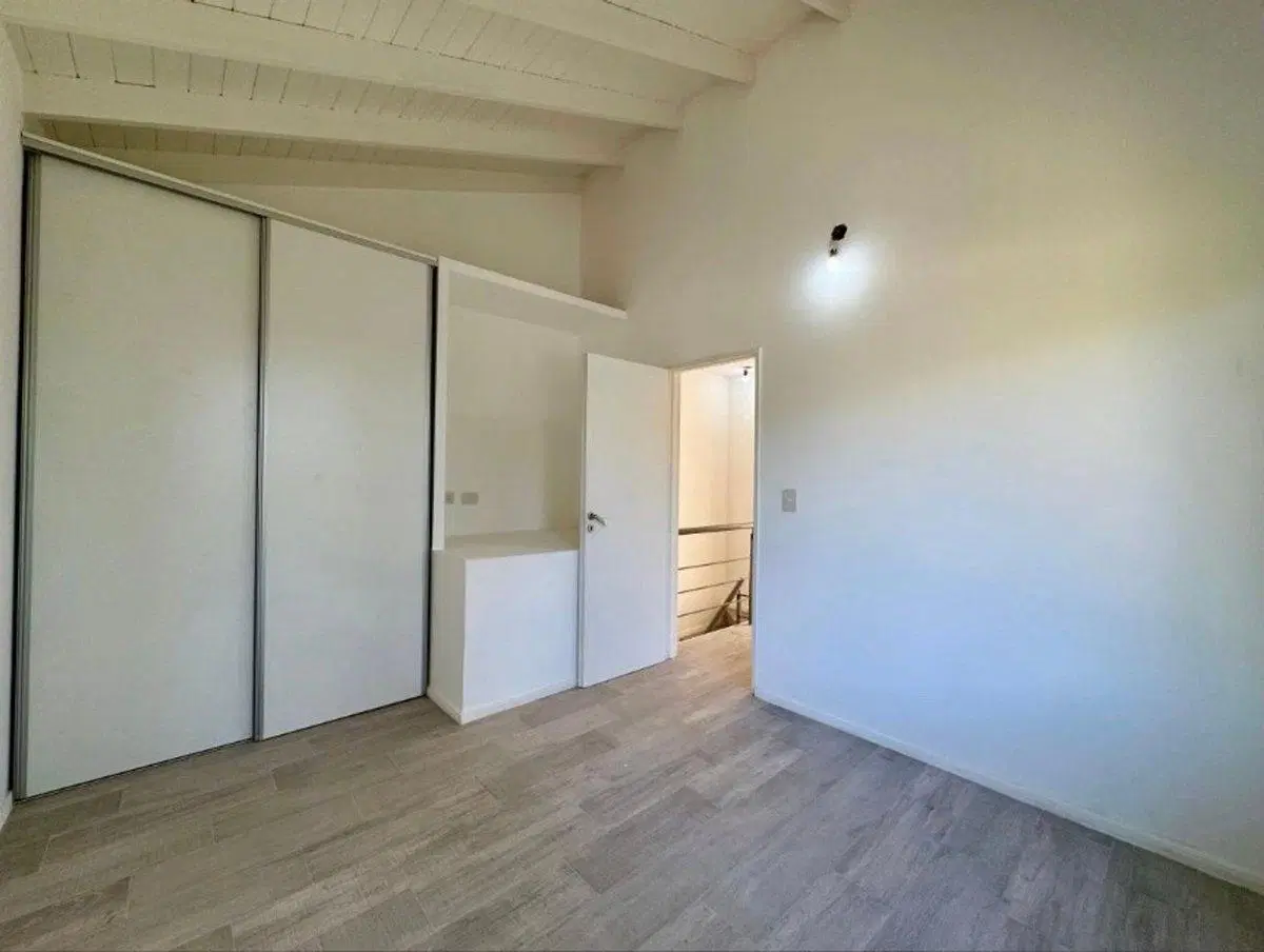 VENTA DUPLEX 3 AMB JARDIN PARRILLA COCHERA PILAR 5