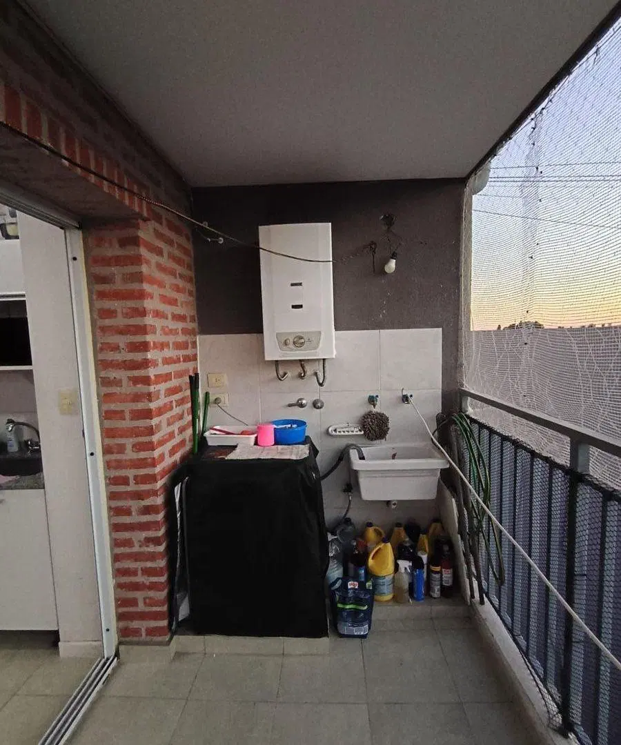 Venta departamento 3 amb, muy amplio 3er piso 3