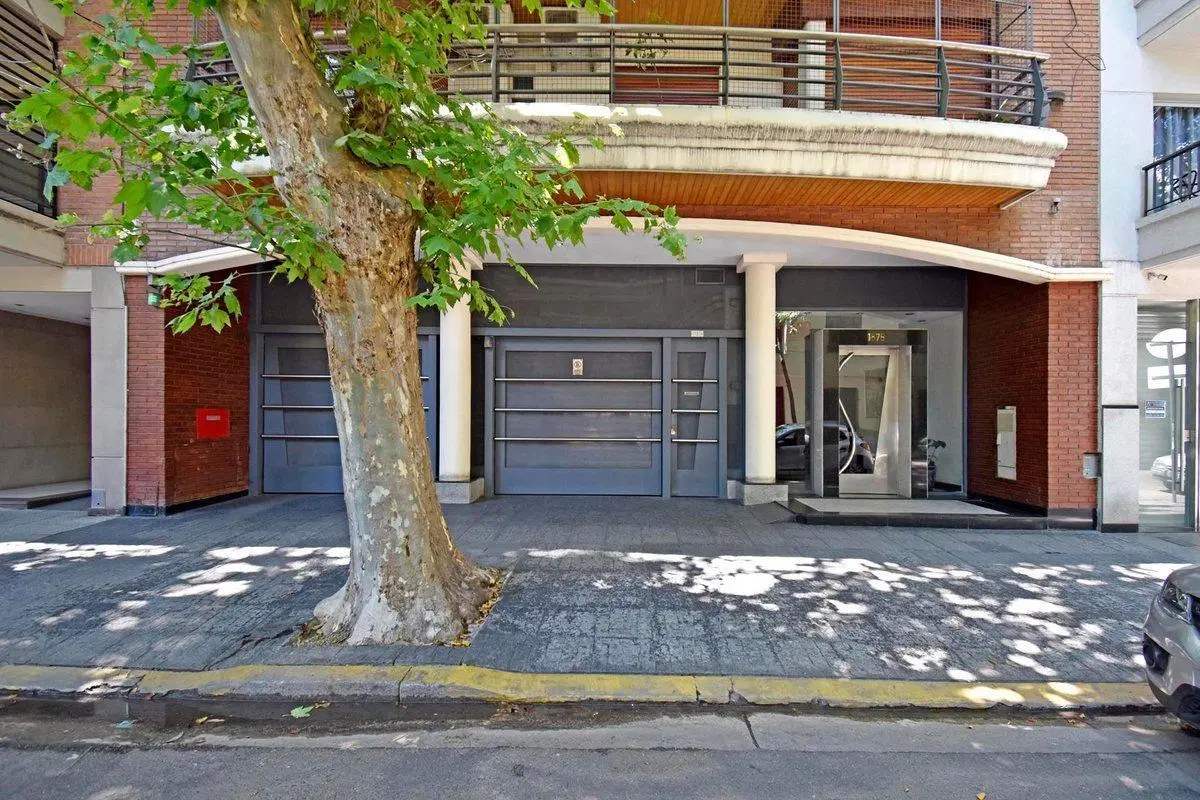 Venta Semipiso 3Amb mas dependencia  balcón Flores 2