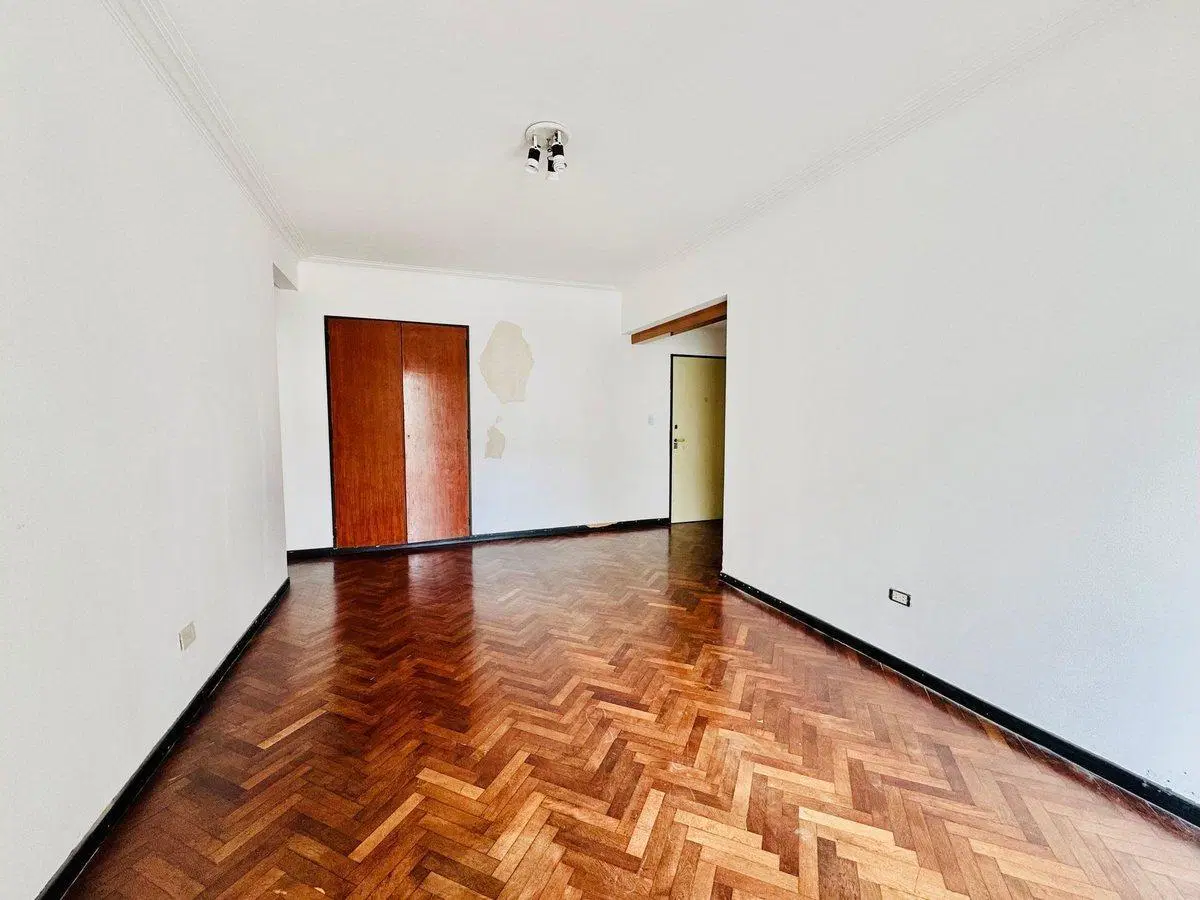 Venta Departamento 2 amb balcon límite Recoleta 3