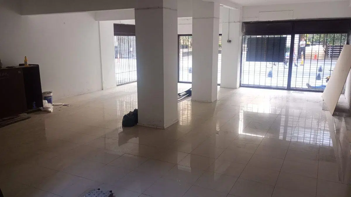 ALQUILER LOCAL CON OFICINAS EN MICROCENTRO 5