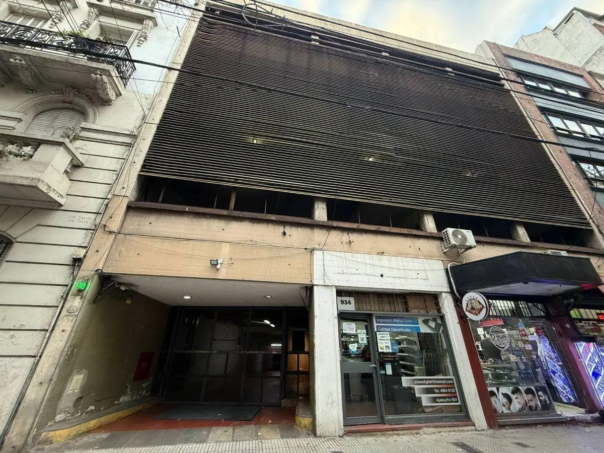 VENTA COCHERA AYACUCHO 930 RECOLETA 2