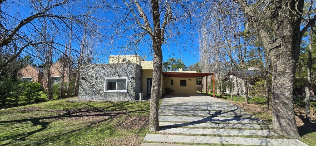 VENTA CASA 6 AMB. CON PILETA PARQUE LAS NACIONES