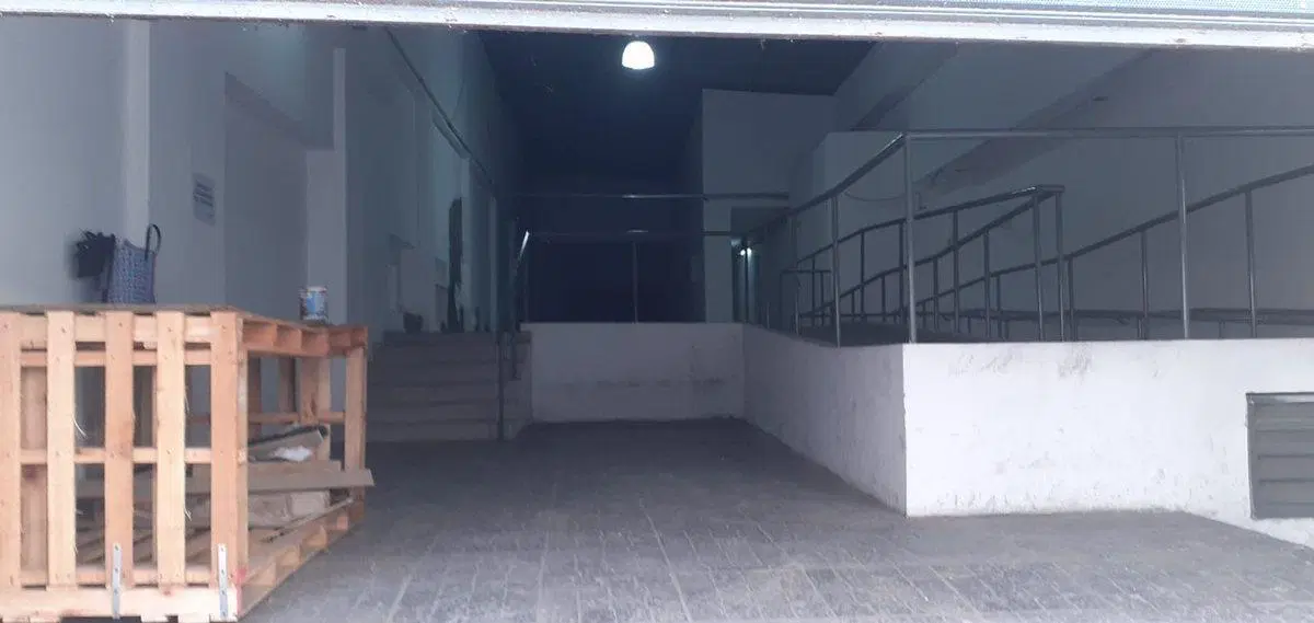 ALQUILER LOCAL COMERCIAL/ DEPOSITO. Moreno 1721 4
