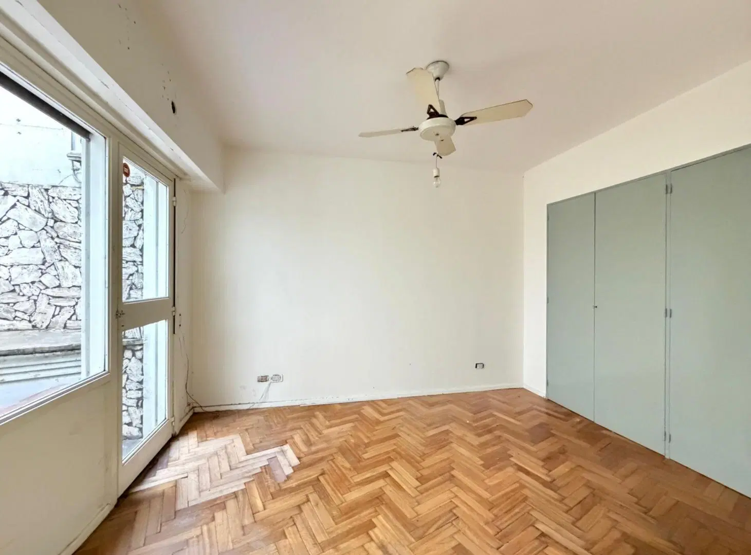 VENTA DEPTO 3 AMBIENTES COLEGIALES BALCON Y PATIO 2
