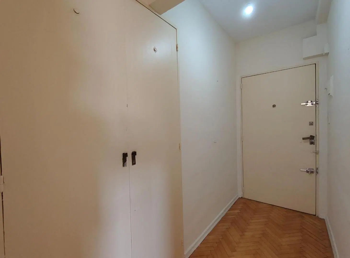 Alquiler Mono Av. Belgrano 2381 piso 8° 2