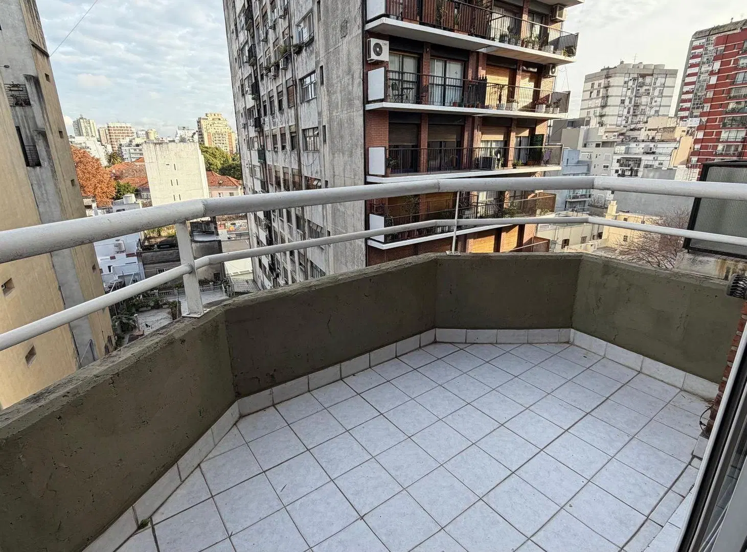 ALQUILER MONOAMBIENTE BARRIO NORTE CON BALCON 3