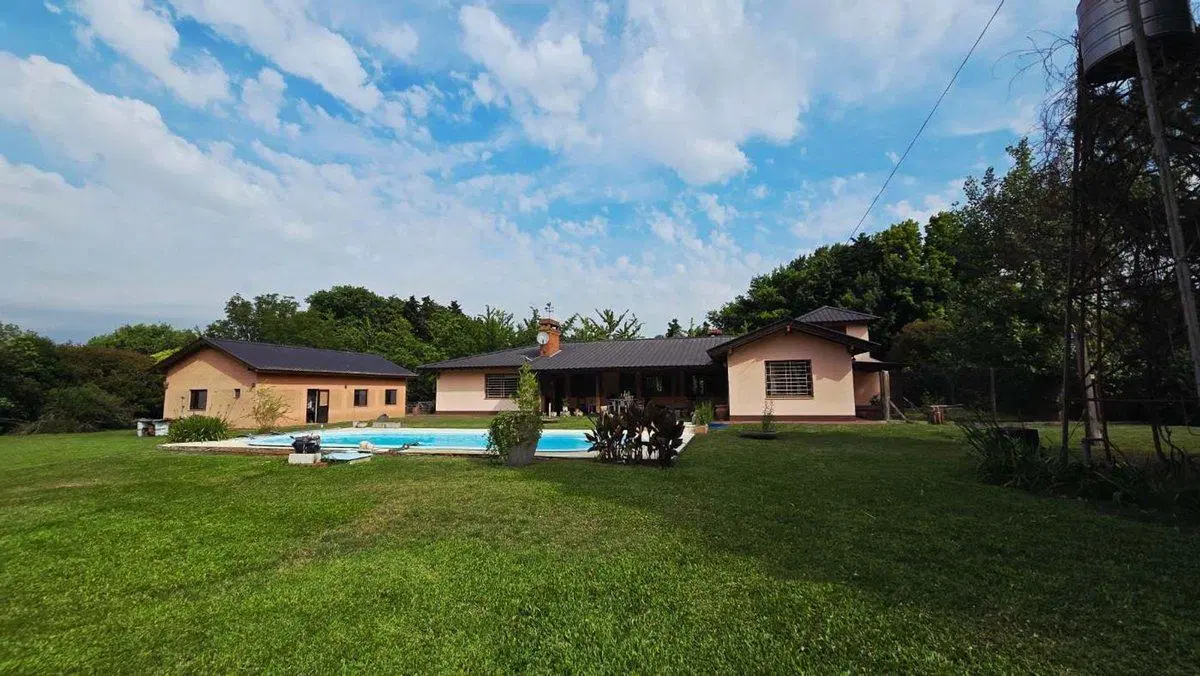 VENTA CASA EN CHACRAS DE OPEN DOOR PILETA GALPON 3