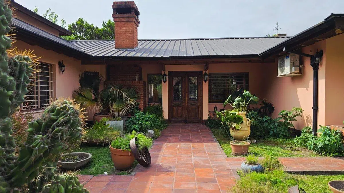 VENTA CASA EN CHACRAS DE OPEN DOOR PILETA GALPON 5