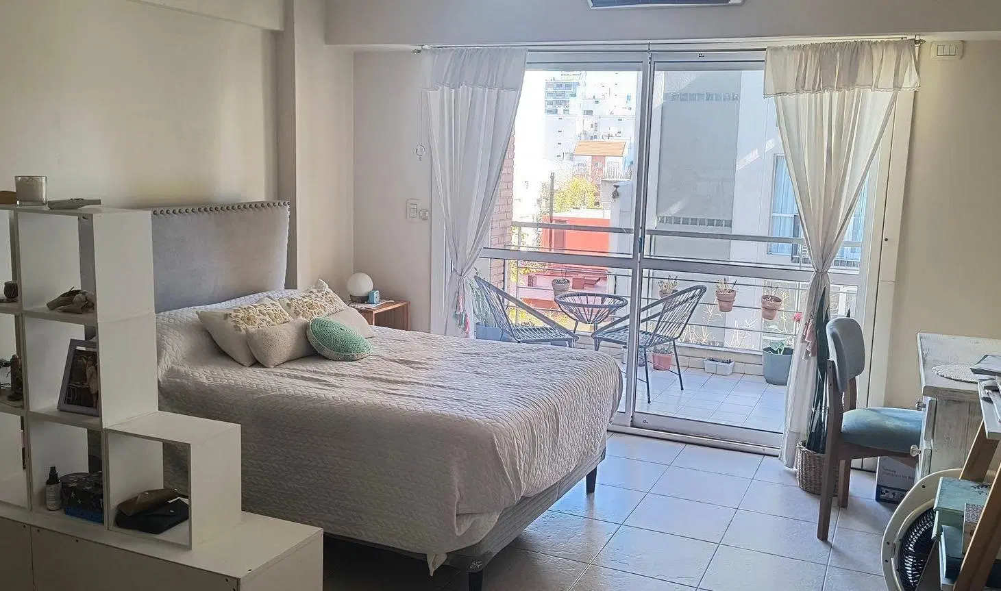 Alquiler hermoso monoambiente c/balcón - Monserrat 4